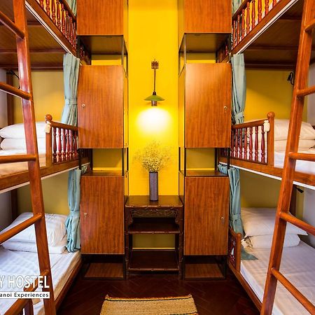 Halley Hostel Hanoi Eksteriør billede