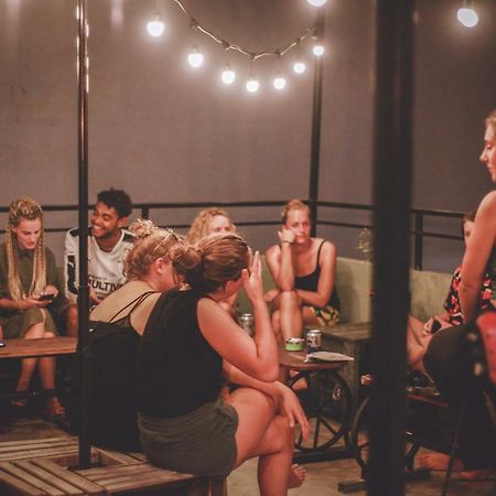 Halley Hostel Hanoi Eksteriør billede