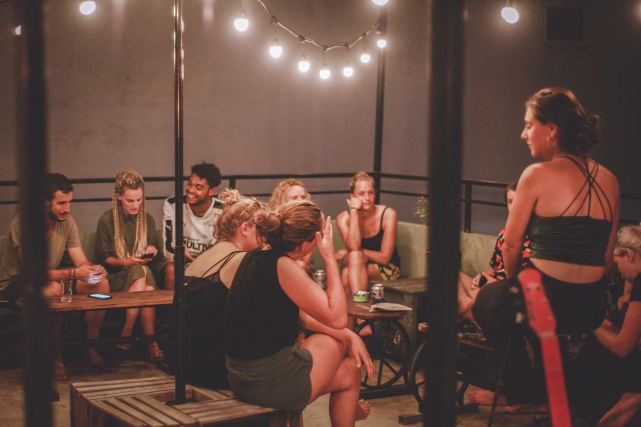 Halley Hostel Hanoi Eksteriør billede
